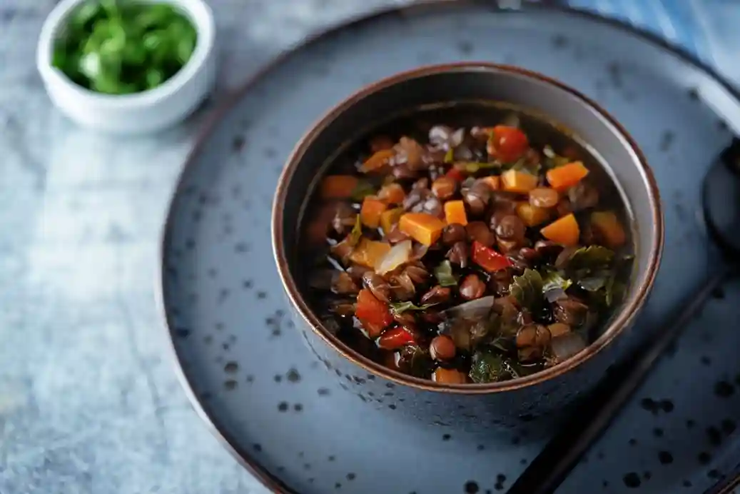 Beluga Linsen Eintopf – Gesund, Sättigend & Einfach Zubereitet Beluga Linsen Eintopf – Gesund, Sättigend & Einfach Zubereitet