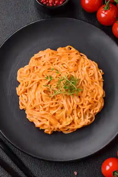 Nudeln mit Tomaten Sahne Soße – Cremige und leckere Pasta mit Tomaten und Sahne
