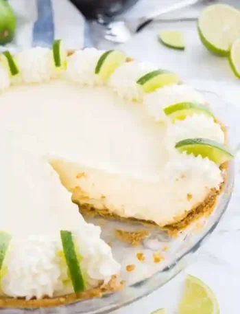 No Bake Key Lime Pie mit Limetten und Sahne – cremige Limettentarte ohne Backen