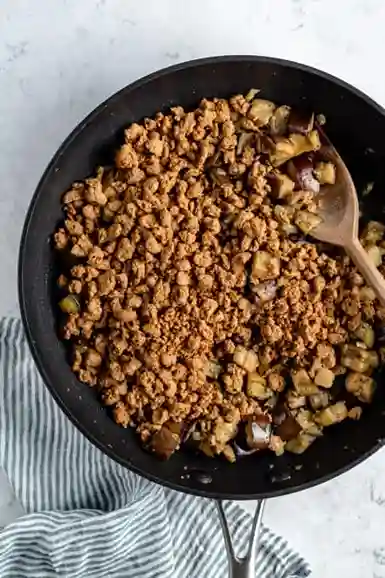 Veganes Hack mit Auberginen für gesunde Lasagne