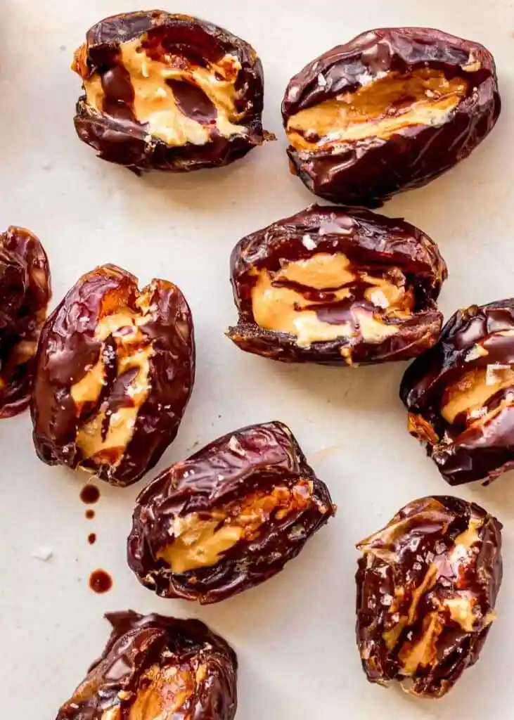 Gefüllte Datteln mit Erdnussbutter – süße Snacks in 5 Minuten ohne Backen