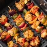 Wie lange brauchen Fleischspieße in der Heißluftfritteuse – perfekt gegarte Spieße mit Hähnchen, Paprika und Zucchini