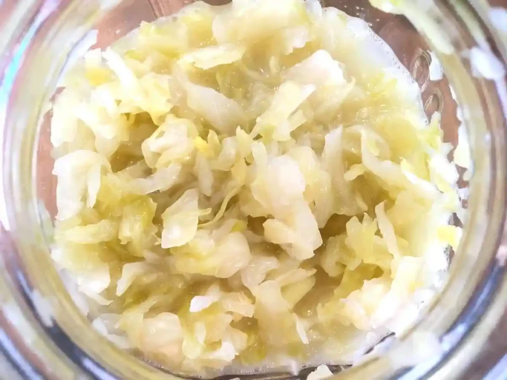 Fermentiertes Sauerkraut im Glas – klassisches Sauerkraut Rezept selber machen