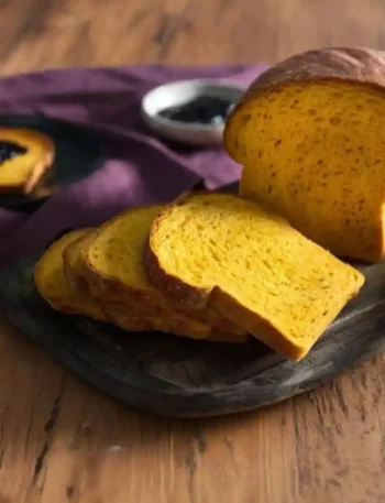 Kürbisbrot mit Trockenhefe und Kürbismus – bestes Rezept für saftiges hausgemachtes Brot