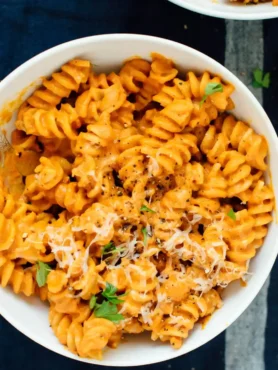 Cremige Pasta mit Kürbis Sauce – schnell gemacht und voller Geschmack