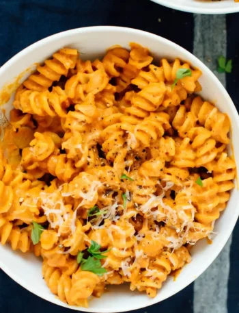 Cremige Pasta mit Kürbis Sauce – schnell gemacht und voller Geschmack