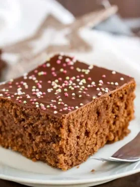 Gewürzkuchen Rezept vom Blech mit Schokolade – saftiger Schoko Gewürzkuchen wie bei Oma