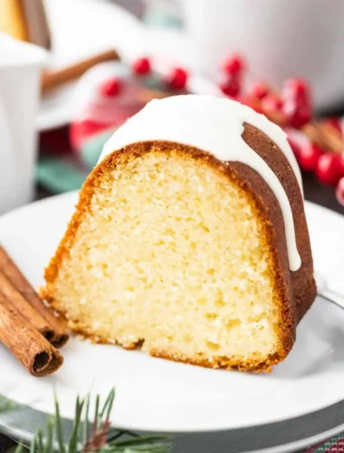 Saftiger Eierlikör Gugelhupf mit Eierlikör Glazur – locker und saftig gebackener Gugelhupf mit Eierlikör