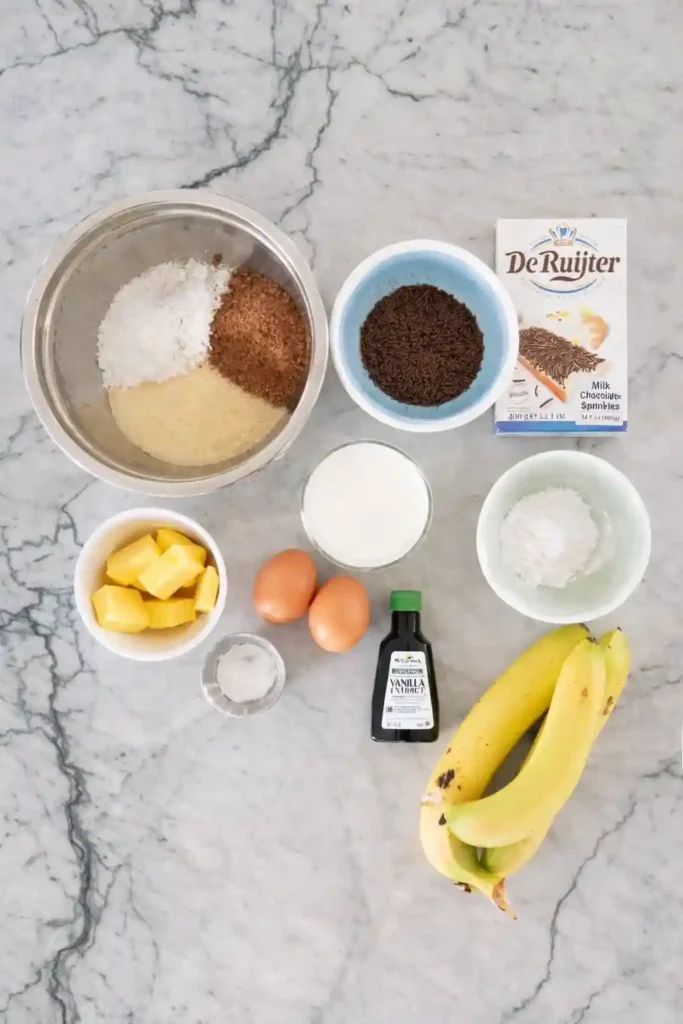 Maulwurfkuchen Zutaten für Omas Maulwurfkuchen Rezept mit Banane – Butter, Zucker, Mehl, Kakao, Eier, Sahne, Bananen und Schokostreusel