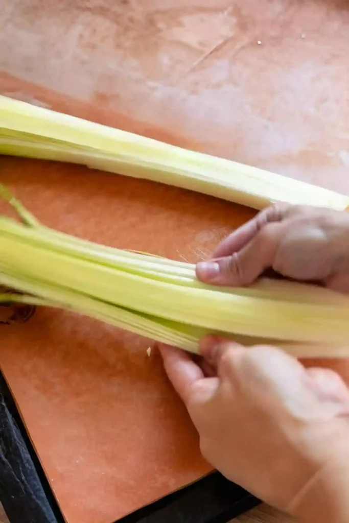 Lauch vorbereiten und reinigen für vegetarische Lauchcremesuppe