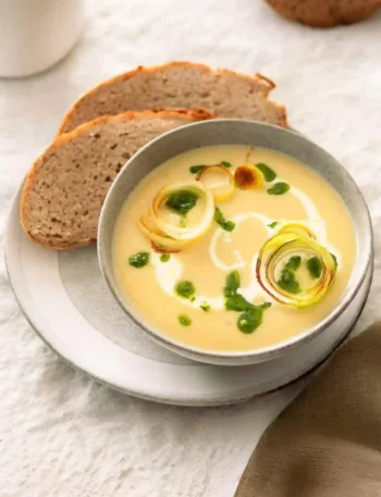 lauchcremesuppe, lauchcremesuppe rezept, lauch creme suppe, lauch creme suppe rezept, lauchsuppe rezept einfach, lauchcremesuppe rezept einfach, kartoffel lauch suppe, lauch kartoffeln suppe, lauch kartoffelsuppe, rezept lauchsuppe mit kartoffeln, kartoffel lauch suppe rezept, lauchcremesuppe mit kartoffeln, lauchsuppe vegetarisch, lauchcremesuppe vegetarisch, rezept lauchsuppe vegetarisch, lauchsuppe ohne hackfleisch, lauchcremesuppe rezept vegetarisch,