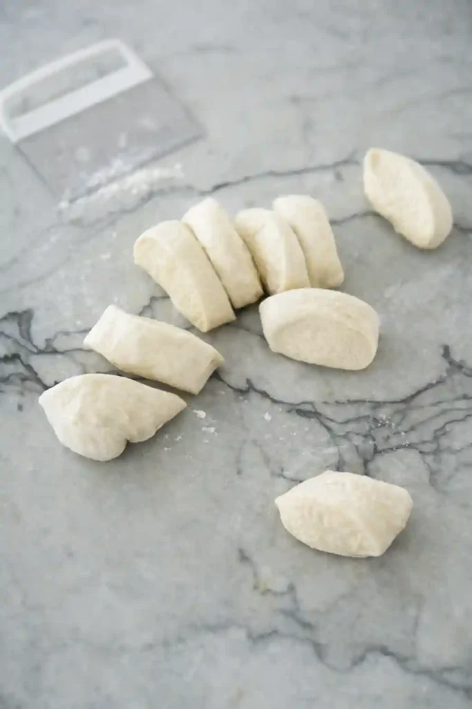 Teiglinge für Weizenbrötchen Rezept – portionierter Teig zum Weizenbrötchen selber backen