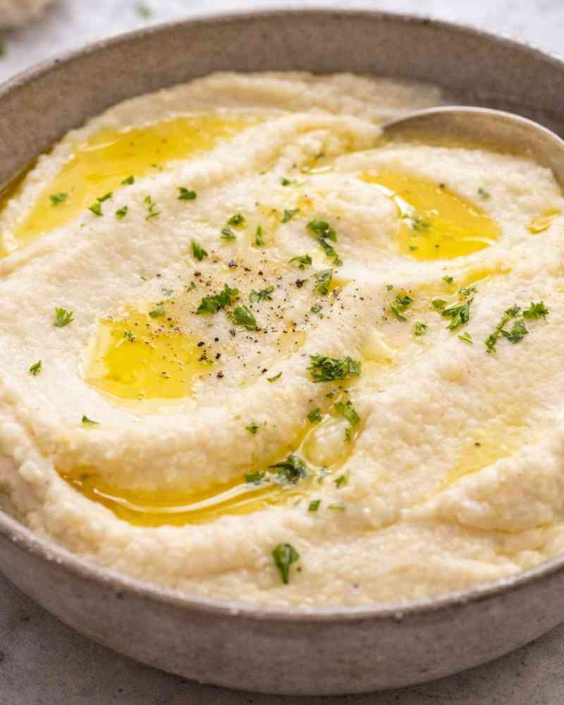Cremiges Blumenkohlpüree mit Parmesan und Schmand – einfaches Blumenkohlpüree Rezept low carb