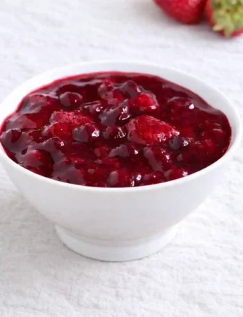 Rote Grütze Rezept DDR wie bei Oma – klassische rote Grütze selbst gemacht mit frischen Erdbeeren