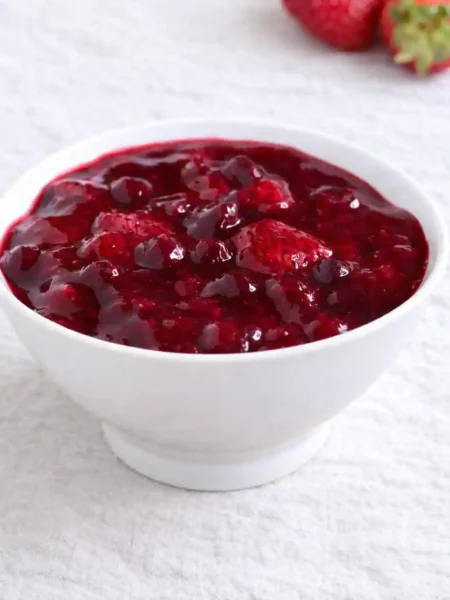 Rote Grütze Rezept DDR wie bei Oma – klassische rote Grütze selbst gemacht mit frischen Erdbeeren