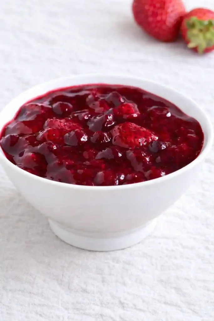 Rote Grütze Rezept DDR wie bei Oma – klassische rote Grütze selbst gemacht mit frischen Erdbeeren