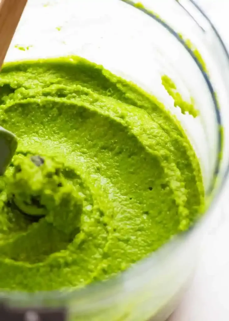 Cremiges Erbsenpüree Rezept wie bei Oma – fein püriertes Erbsenpüree klassisch selber machen
