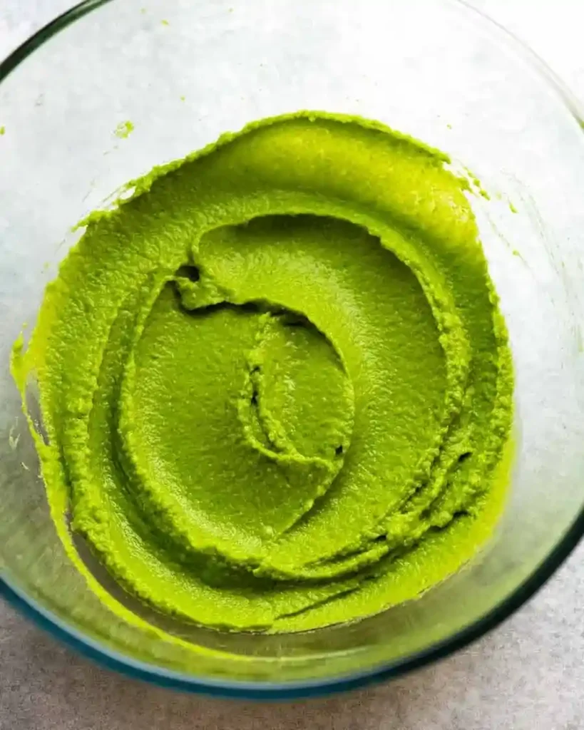 Cremiges Erbsenpüree Rezept wie bei Oma – leuchtend grünes Erbsenpüree klassisch selber machen mit TK-Erbsen