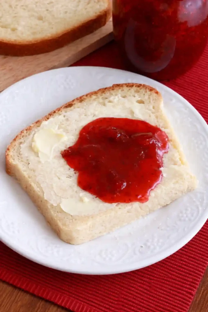 Erdbeer Rhabarber Marmelade Rezept auf Brot – Erdbeermarmelade mit Rhabarber einfach selber machen