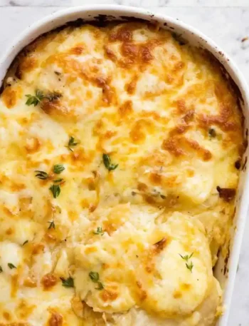 Kartoffelgratin Rezept klassisch mit Frischkäse – cremiges Kartoffelgratin einfach im Ofen goldbraun überbacken