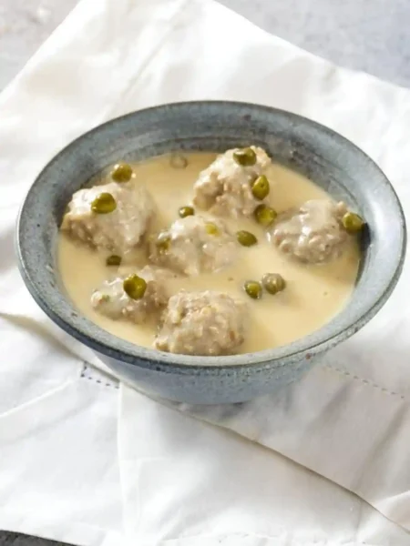 Königsberger Klopse Rezept mit Kapern – zarte Fleischklöße in cremiger Kapernsoße nach Original DDR Rezept wie bei Oma