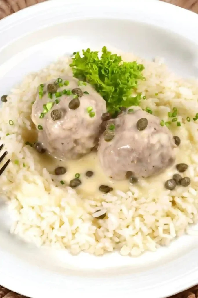 Königsberger Klopse mit Kapernsoße und Reis – klassisches Königsberger Klopse Rezept mit Kapern nach Original DDR Rezept wie bei Oma