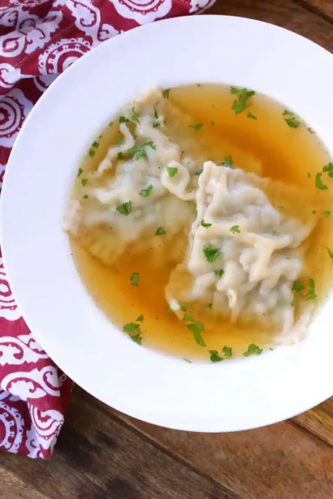 Original schwäbische Maultaschen in Brühe – Omas Maultaschen Rezept mit selbstgemachten Maultaschen