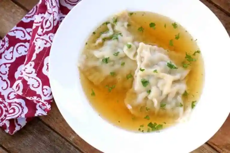 Original schwäbische Maultaschen in Brühe – klassisches Omas Maultaschen Rezept mit selbstgemachten Maultaschen