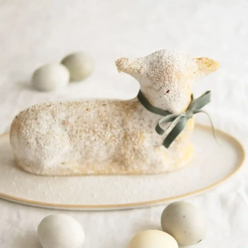 Saftiges Osterlamm mit Puderzucker – Omas Osterlamm Rezept aus Rührteig