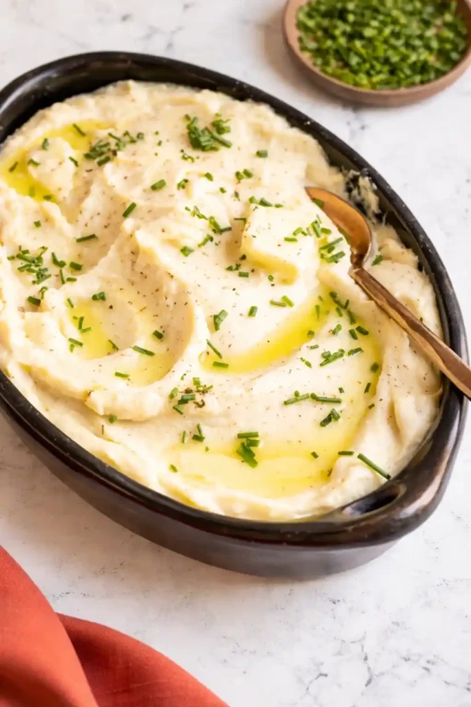 Cremiges Selleriepüree Rezept ohne Kartoffeln mit Butter und Schnittlauch als Beilage