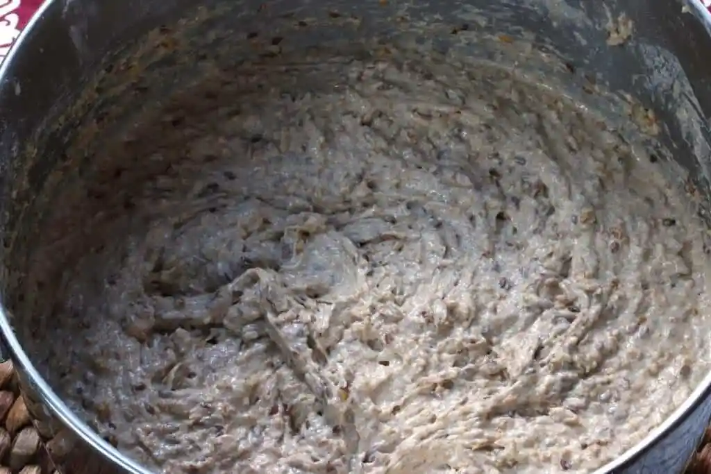 Teig für Vollkornbrot mit Trockenhefe – saftiger Vollkornbrot Teig mit Körnern und Vollkornmehl