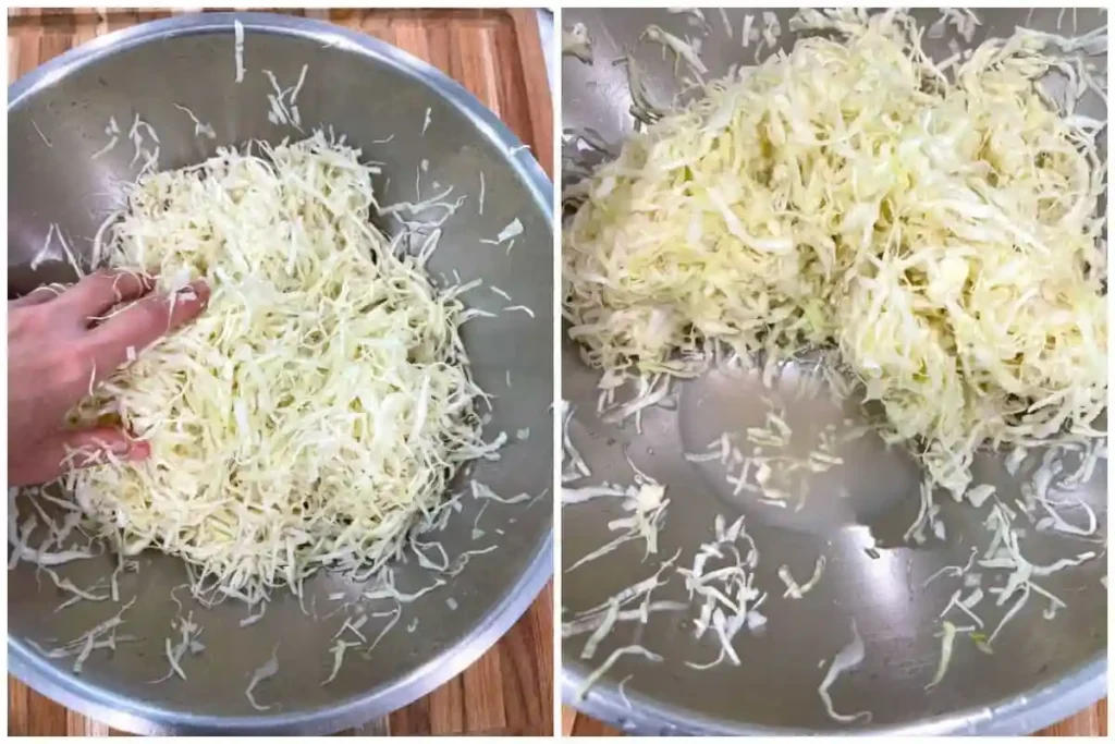 Weißkohl kneten für Weißkrautsalat Rezept – Kohl wird für klassischen Krautsalat weicher gemacht