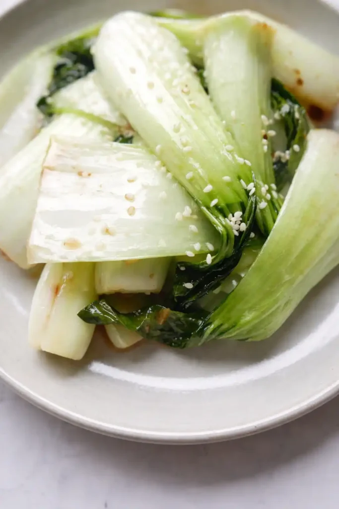 Pak Choi Rezept in der Pfanne gebraten, knackiger Pak Choi mit Sesam und Sojasauce