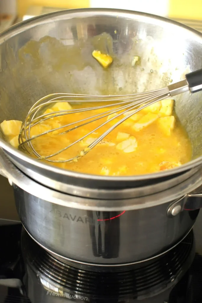 Sauce Hollandaise im Wasserbad zubereiten – cremige Spargelsauce Hollandaise als beste Soße zu Spargel