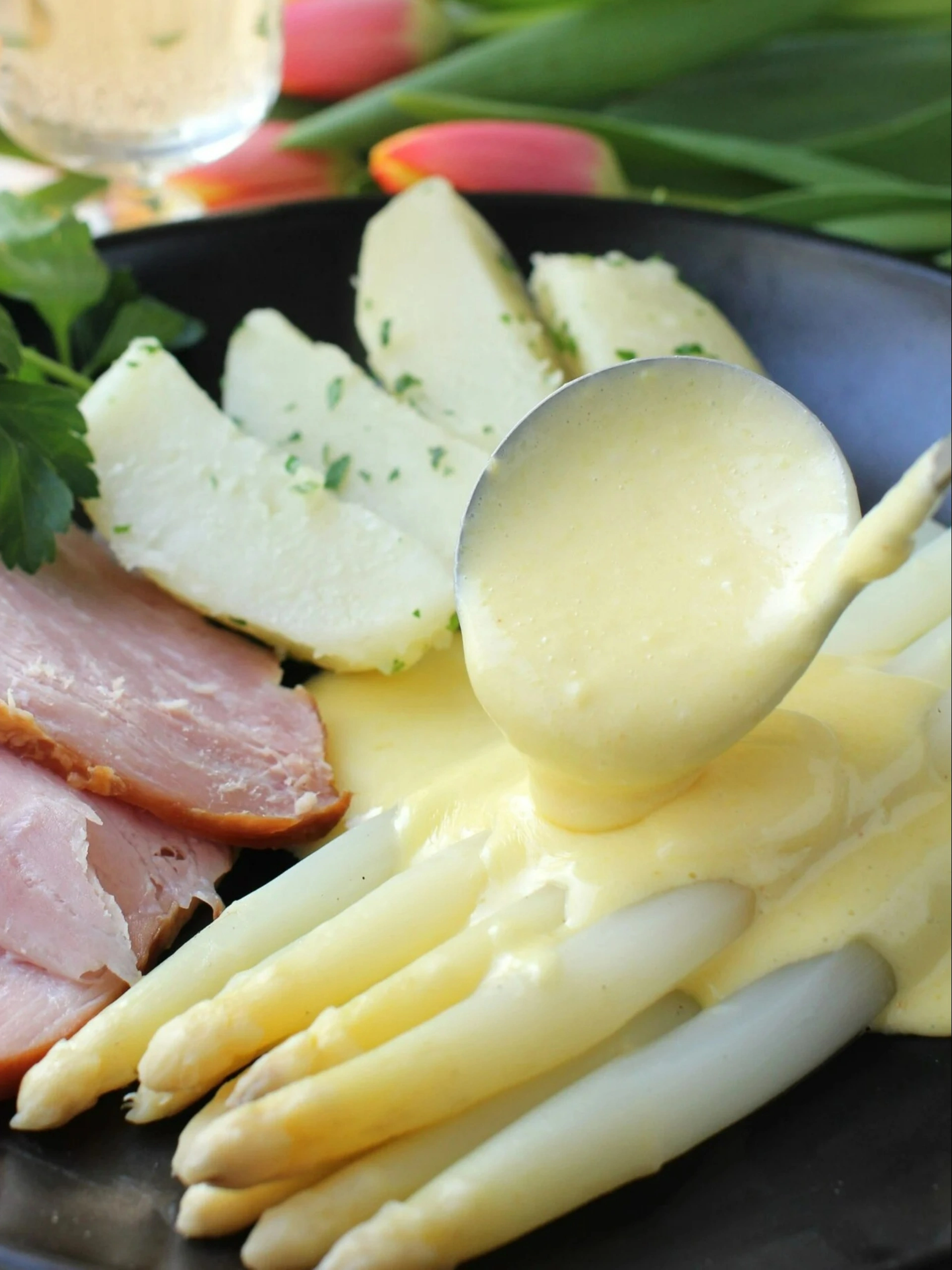 Spargel mit Sauce Hollandaise – die beste Soße zu Spargel